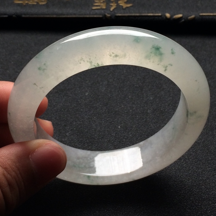 （超值推荐）冰种飘花手镯（55mm）