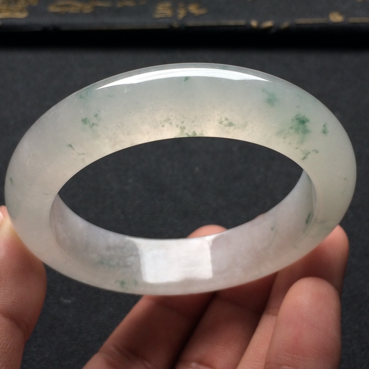 （超值推荐）冰种飘花手镯（55mm）