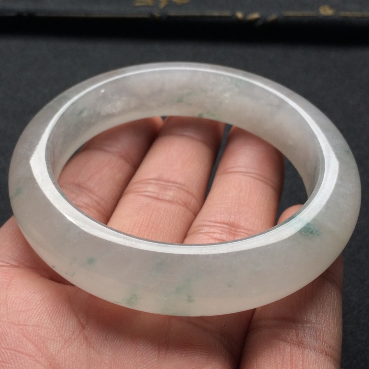 （超值推荐）冰种飘花手镯（55mm）