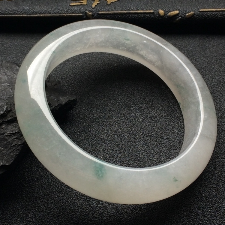 （超值推荐）冰种飘花手镯（55mm）