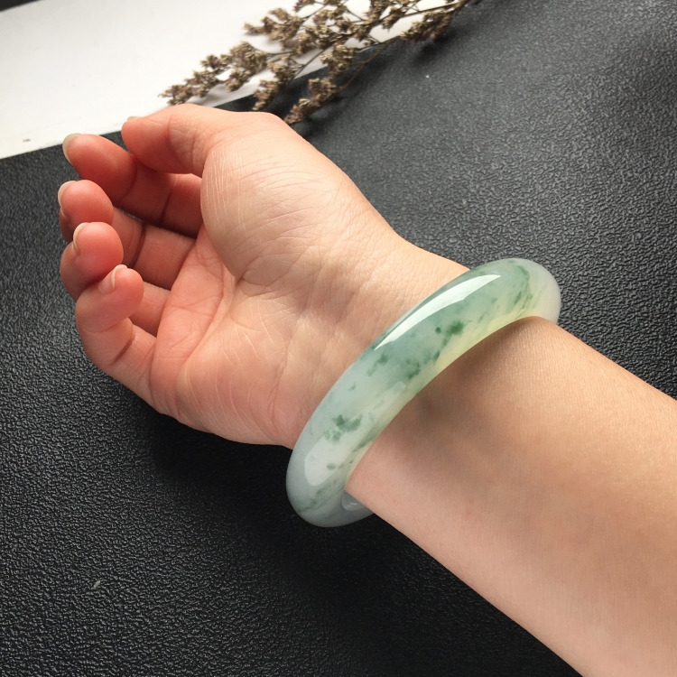 （超值推荐）冰种飘花手镯（56mm）