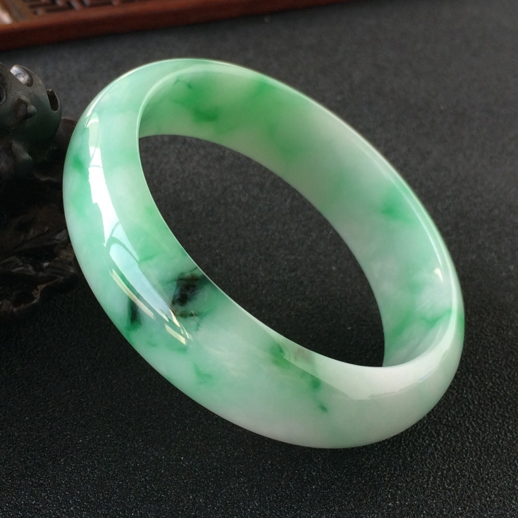 (超值推荐)糯冰种飘翠手镯(57.5mm)