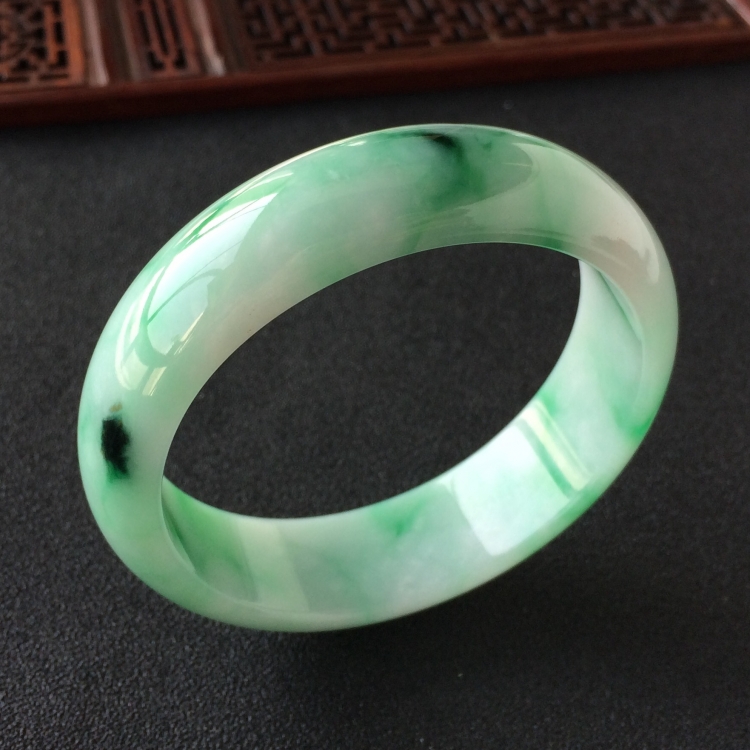 (超值推荐)糯冰种飘翠手镯(57.5mm)