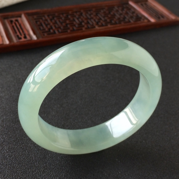 (超值推荐)冰种晴水手镯(58mm)