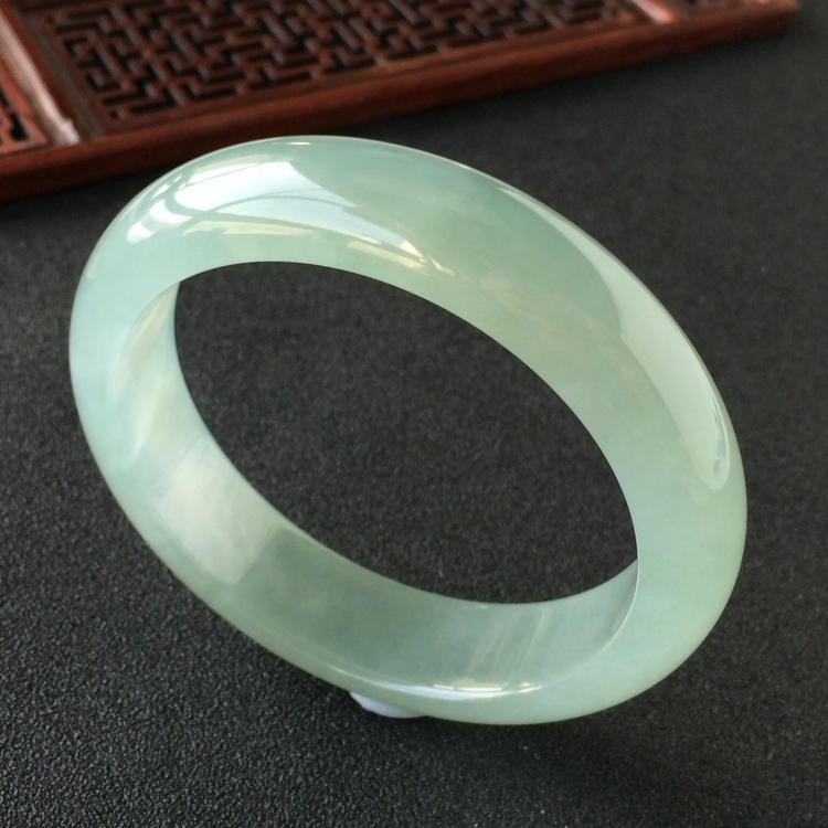(超值推荐)冰种晴水手镯(58mm)