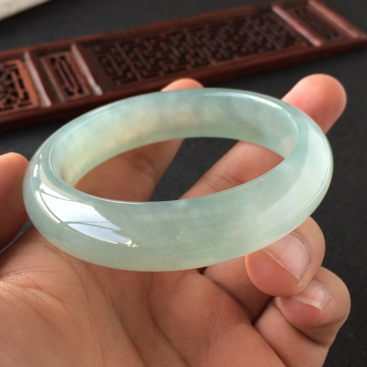(超值推荐)冰种晴水手镯(58mm)