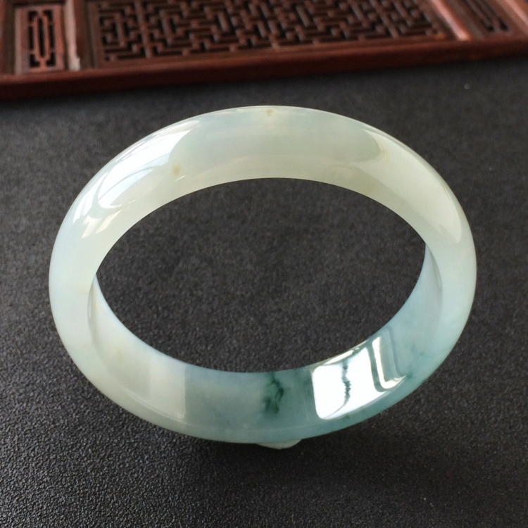 (超值推荐)糯冰种飘花手镯(59mm)