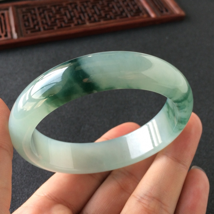 (超值推荐)糯冰种飘花手镯(56.6mm)