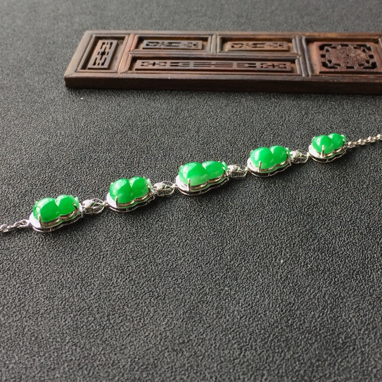 (超值推荐)糯冰种翠色镶白金葫芦手链