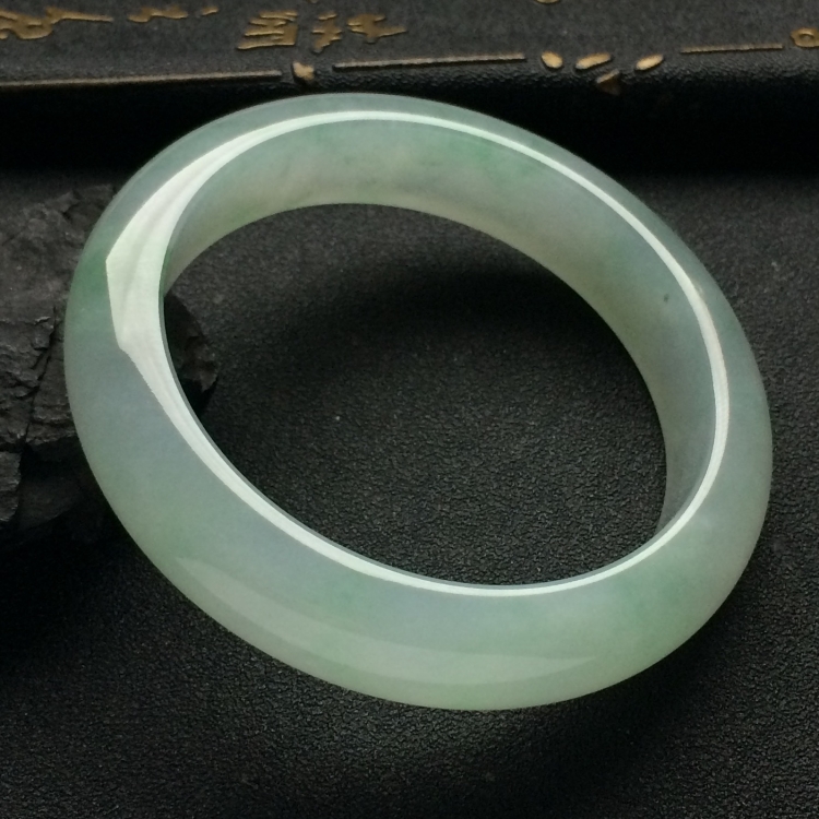 （超值推荐）糯冰种略飘花手镯（57.1mm）