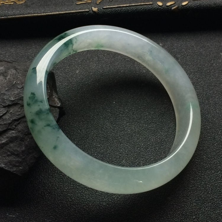 （超值推荐）冰种飘花手镯（56.2mm）