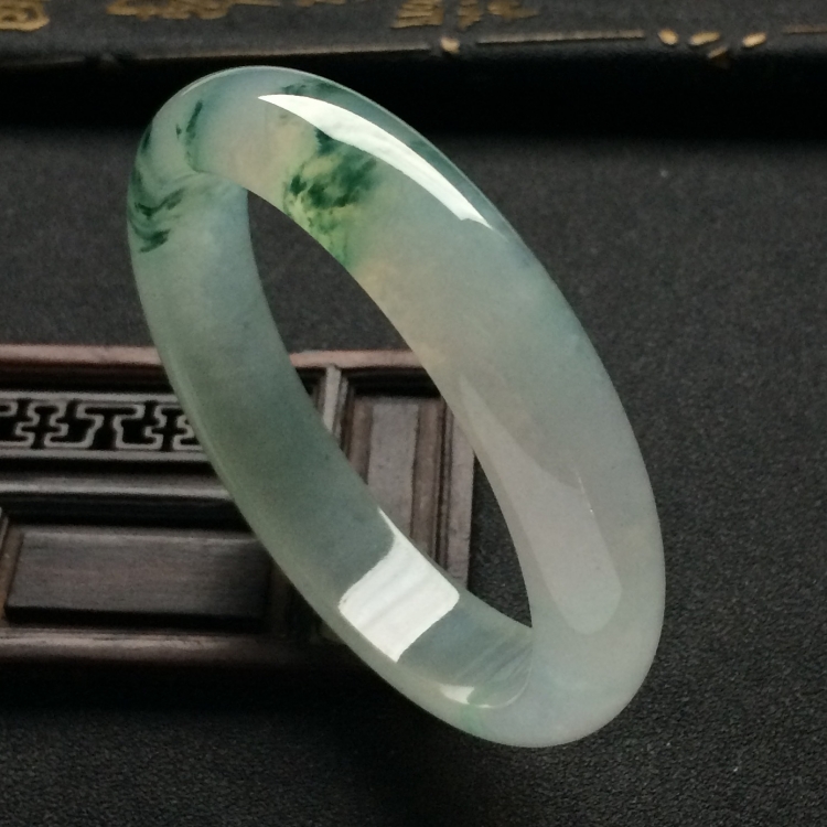（超值推荐）冰种飘花手镯（56.2mm）