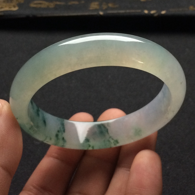 （超值推荐）冰种飘花手镯（56.2mm）