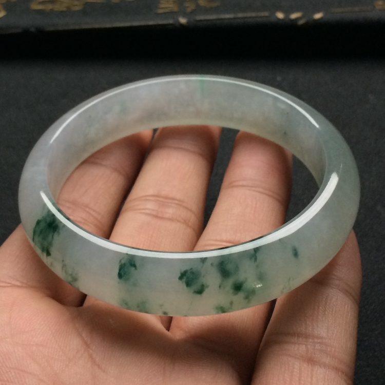 （超值推荐）冰种飘花手镯（56.2mm）