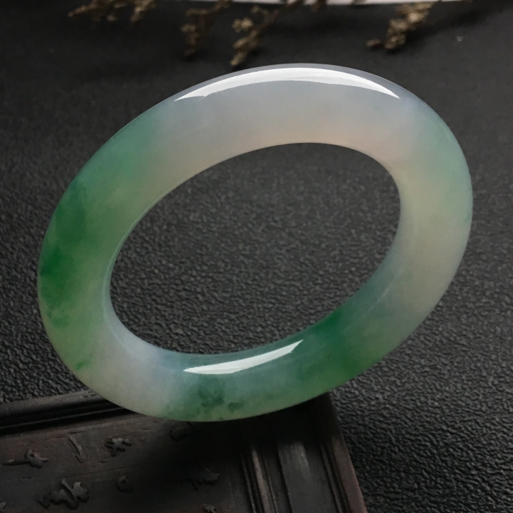 （超值推荐）糯冰种飘翠圆条手镯（53mm）