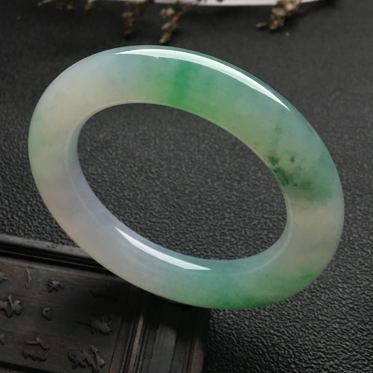 （超值推荐）糯冰种飘翠圆条手镯（53mm）