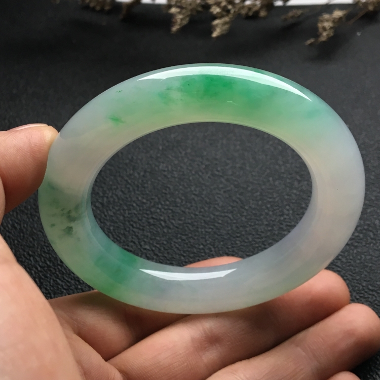 （超值推荐）糯冰种飘翠圆条手镯（53mm）