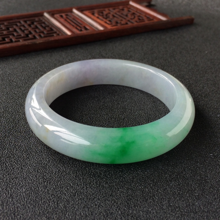 (超值推荐)糯冰种春带彩手镯(54mm)