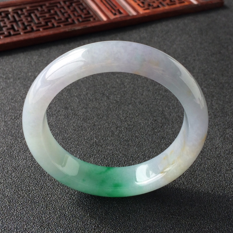 (超值推荐)糯冰种春带彩手镯(54mm)