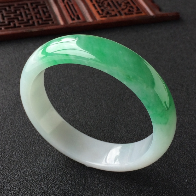 (超值推荐)糯冰种飘翠手镯(59.1mm)