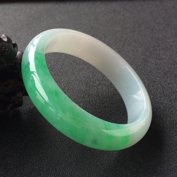 (超值推荐)糯冰种飘翠手镯(59.1mm)