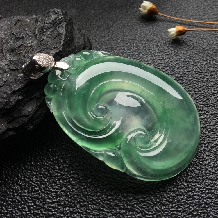 （超值推荐）冰种飘花如意挂件（金扣）