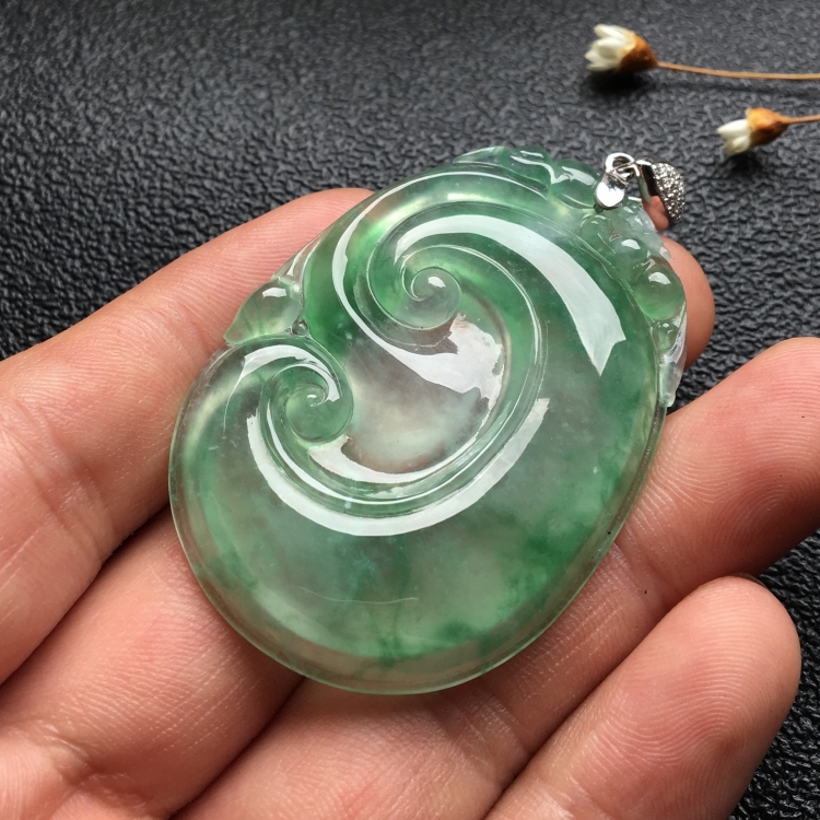 （超值推荐）冰种飘花如意挂件（金扣）