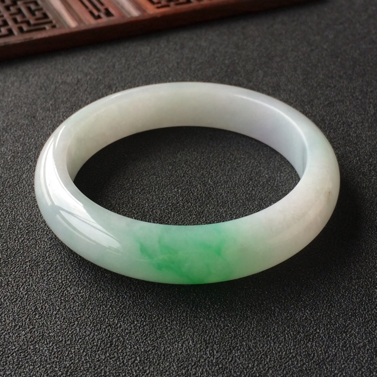 (超值推荐)糯冰种飘翠手镯(57.7mm)
