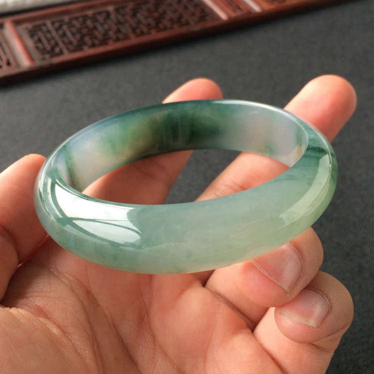 (超值推荐)冰种飘花手镯(57.5mm)