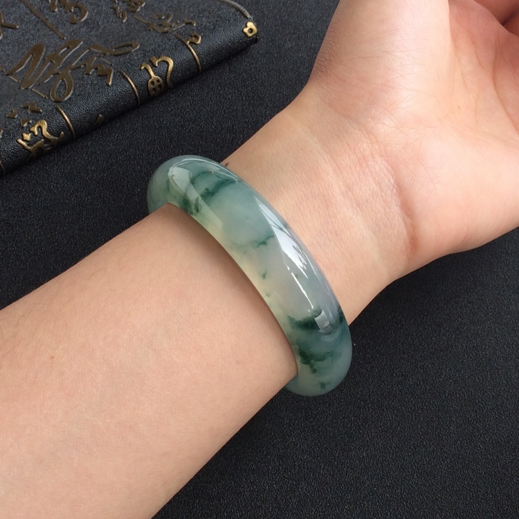 (超值推荐)冰种飘花手镯(57.8mm)