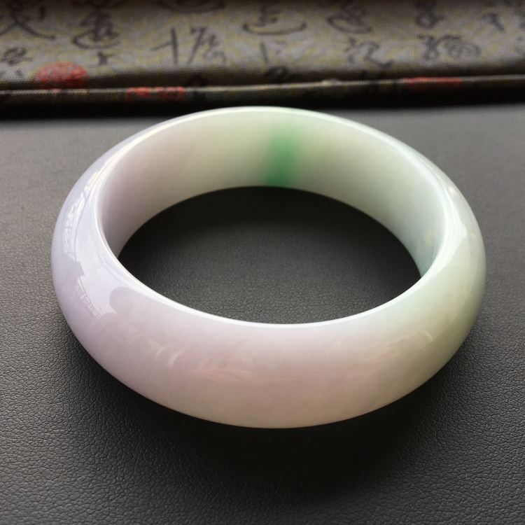 (超值推荐)糯冰种淡春带彩手镯(56mm)