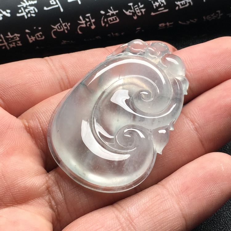 （超值推荐）冰种略飘花如意挂件