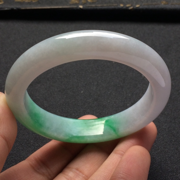 （超值推荐）糯冰种飘翠手镯（57mm）
