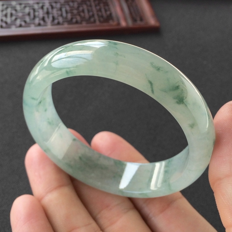 (超值推荐)冰种飘花手镯(56mm)