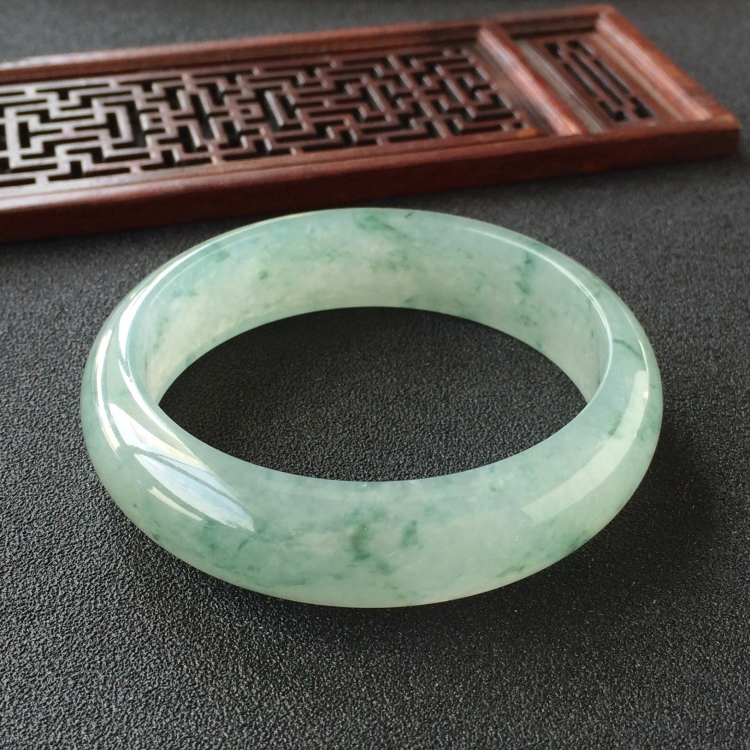 (超值推荐)冰种飘花手镯(56mm)