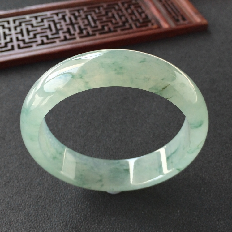 (超值推荐)冰种飘花手镯(56mm)
