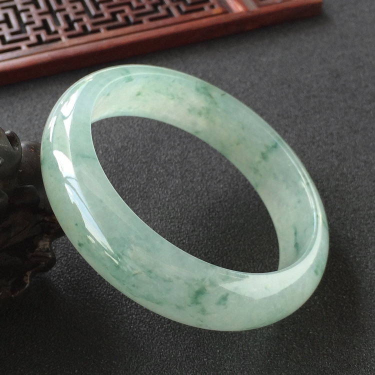 (超值推荐)冰种飘花手镯(56mm)