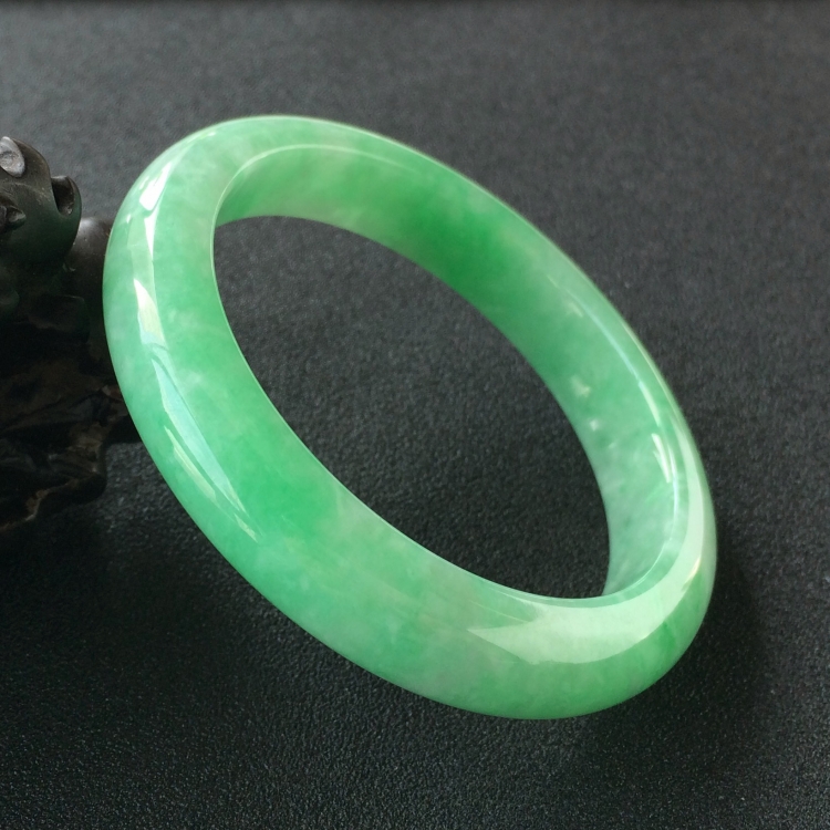 (超值推荐)糯冰种飘翠手镯(55.6mm)