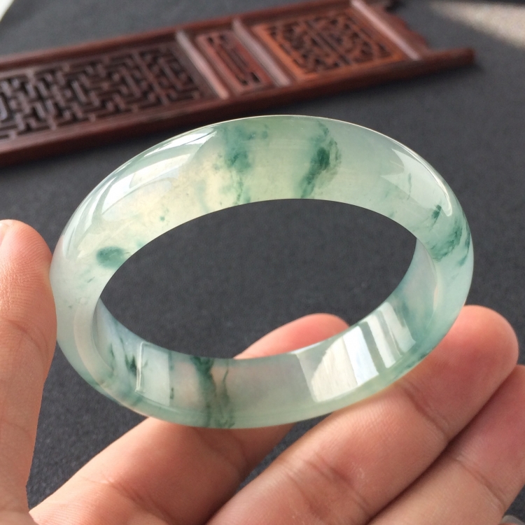 (超值推荐)冰种飘花手镯(53mm)