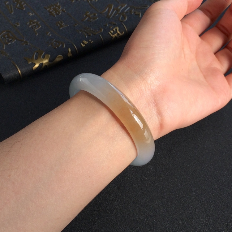 (超值推荐)糯冰种黄翡略飘花手镯(57.2mm)
