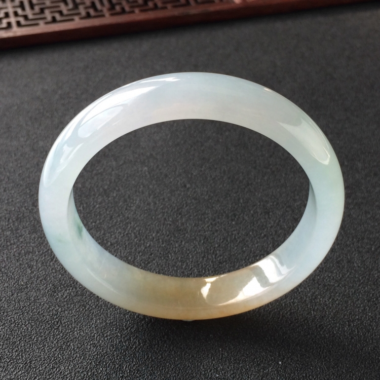 (超值推荐)糯冰种黄翡略飘花手镯(57.2mm)