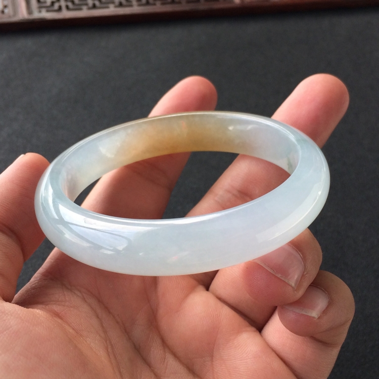 (超值推荐)糯冰种黄翡略飘花手镯(57.2mm)