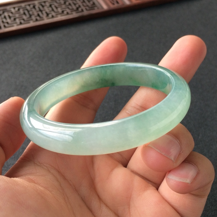 (超值推荐)冰种飘花手镯(54.8mm)