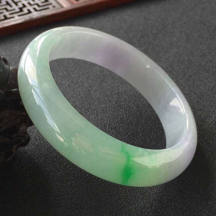 (超值推荐)糯冰种春带彩手镯(56.6mm)