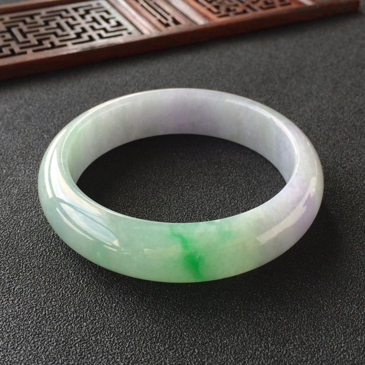 (超值推荐)糯冰种春带彩手镯(56.6mm)
