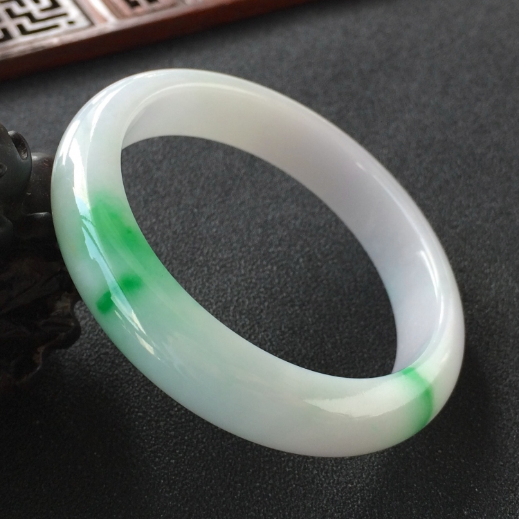 (超值推荐)糯冰种飘翠手镯(54.5mm)