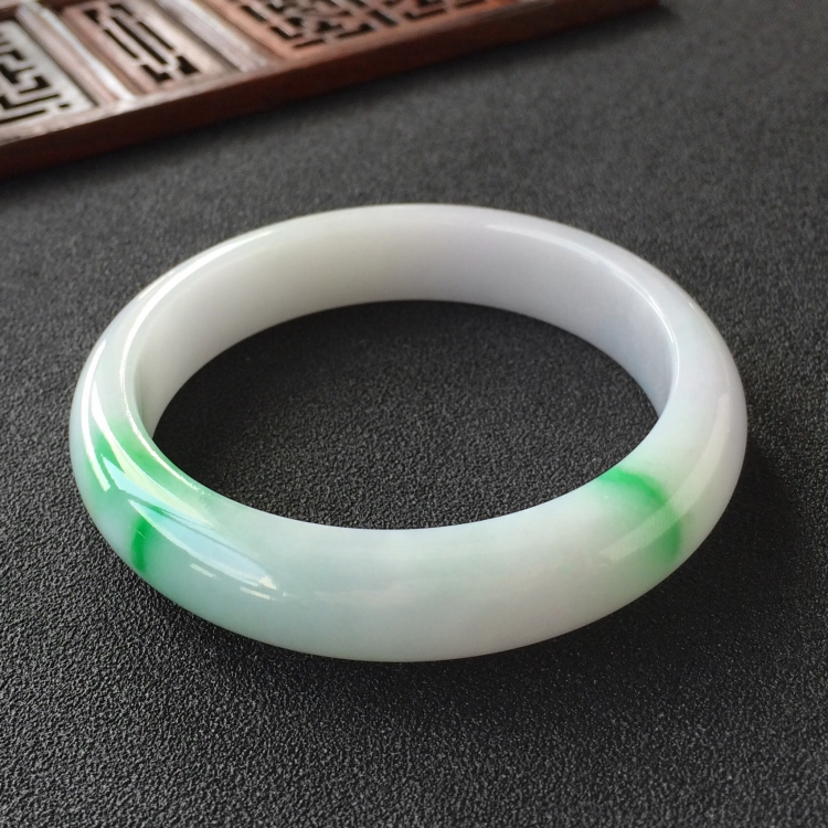 (超值推荐)糯冰种飘翠手镯(54.5mm)