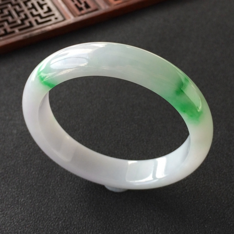 (超值推荐)糯冰种飘翠手镯(54.5mm)