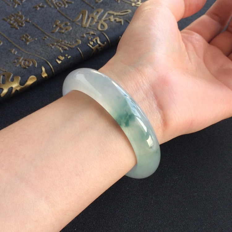 (超值推荐)冰种飘花手镯(56.3mm)