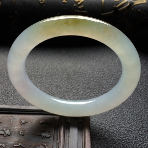 （超值推荐）糯冰种略带褐黄翡圆条手镯（56mm）